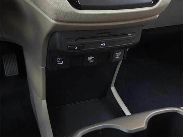 Photo of 2024 Platinum White Pearl Honda Odyssey