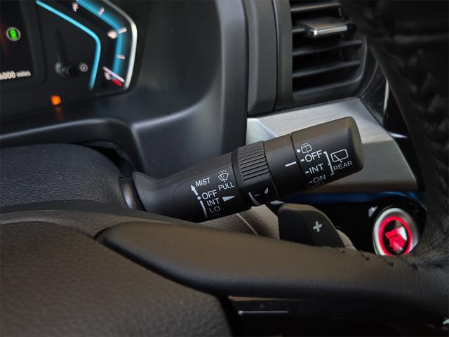 Photo of 2024 Platinum White Pearl Honda Odyssey