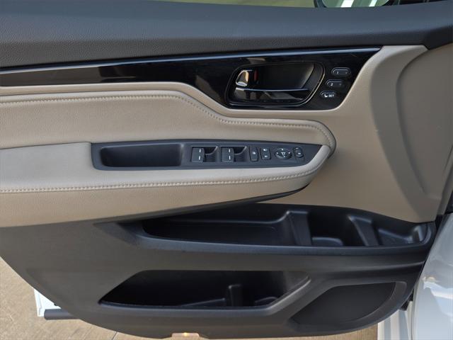 Photo of 2024 Platinum White Pearl Honda Odyssey