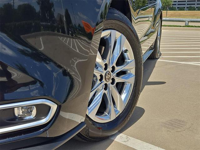 Photo of 2024 Midnight Black Metallic Toyota Sienna