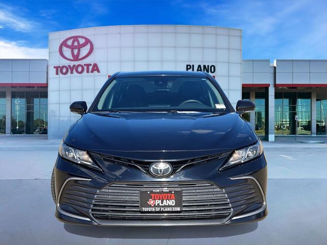 Photo of 2022 Midnight Black Metallic Toyota Camry