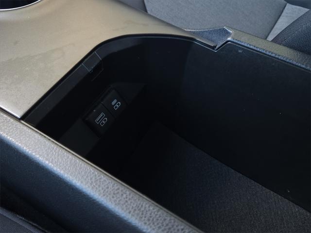 Photo of 2022 Midnight Black Metallic Toyota Camry