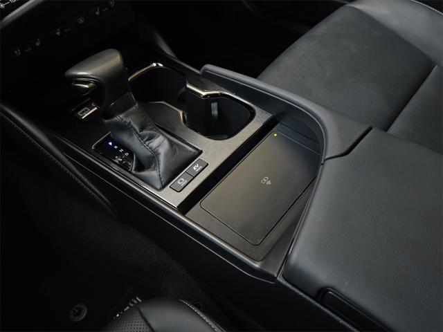 Photo of 2024 Eminent White Pearl Lexus ES 300h