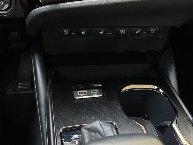 Photo of 2024 Eminent White Pearl Lexus ES 300h