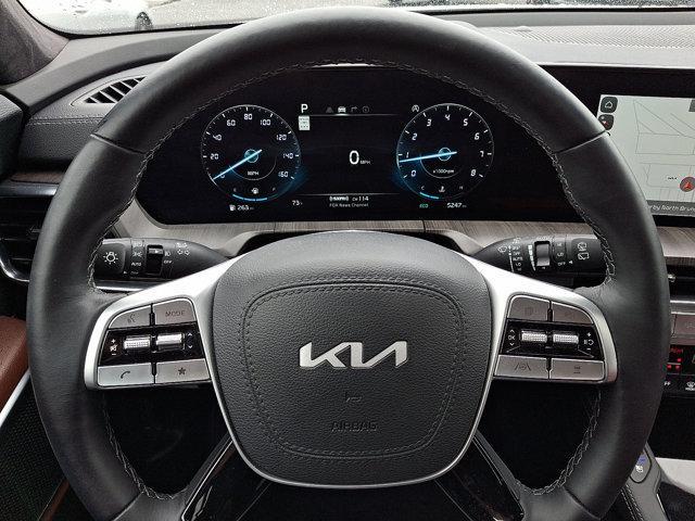 Photo of 2025 Glacial White Pearl Kia Telluride