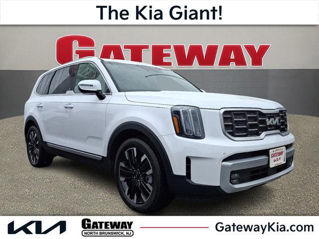 Photo of 2025 Glacial White Pearl Kia Telluride