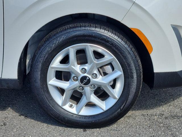 Photo of 2023 Snow White Pearl Kia Soul