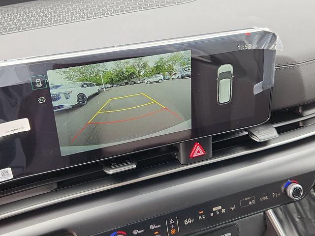 Photo of 2026 Snow White Pearl Kia Carnival