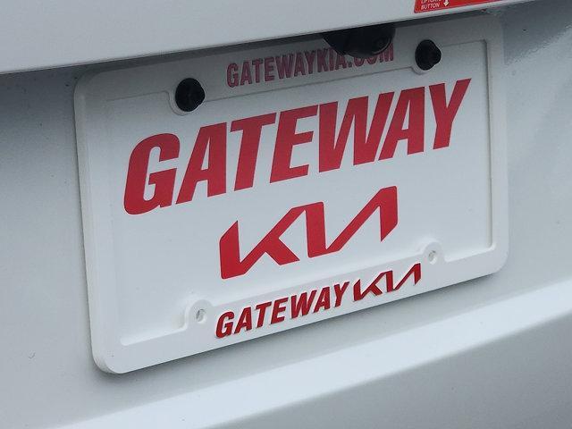 Photo of 2026 Snow White Pearl Kia Carnival