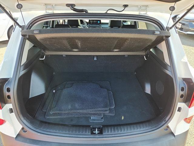 Photo of 2023 Snow White Pearl Kia Seltos