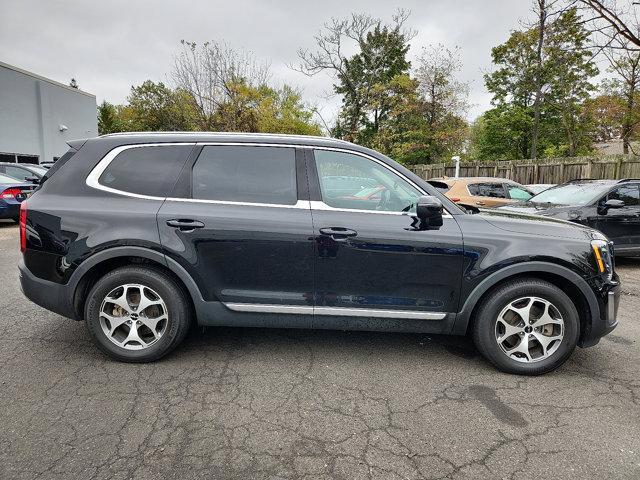 Photo of 2022 Ebony Black Kia Telluride
