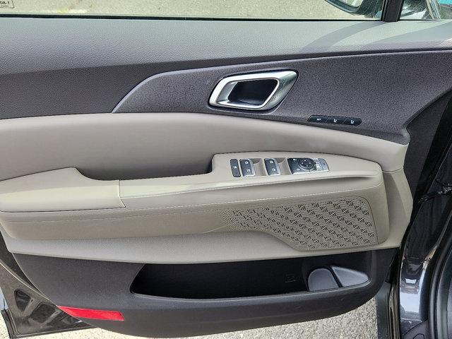 Photo of 2026 Metal Kia Carnival