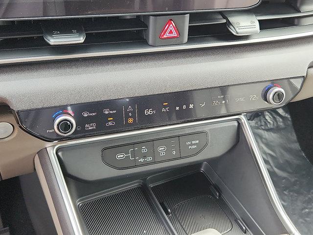 Photo of 2026 Metal Kia Carnival