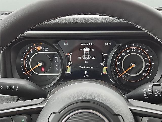 Photo of 2025 Granite Crystal Clearcoat Metallic Jeep Wrangler
