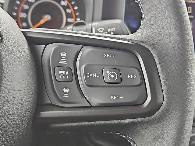 Photo of 2025 Granite Crystal Clearcoat Metallic Jeep Wrangler