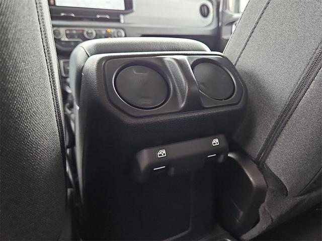 Photo of 2025 Granite Crystal Clearcoat Metallic Jeep Wrangler