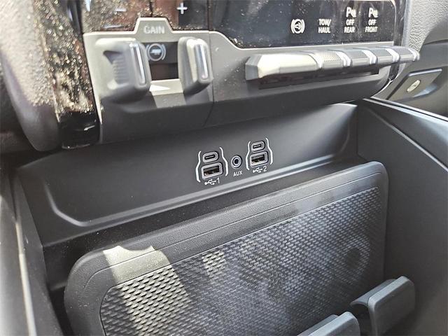 Photo of 2025 Granite Crystal Clearcoat Metallic RAM 2500