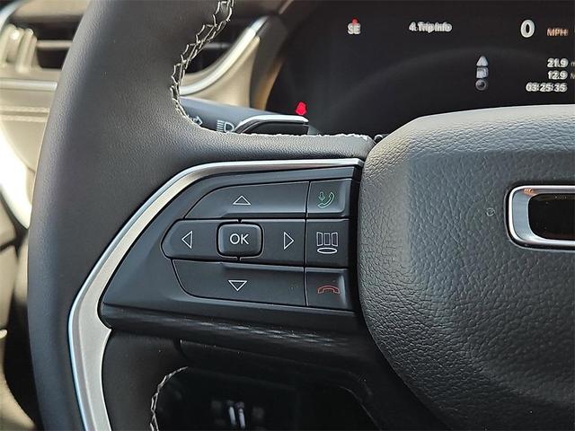 Photo of 2025 Metallic Jeep Grand Cherokee L