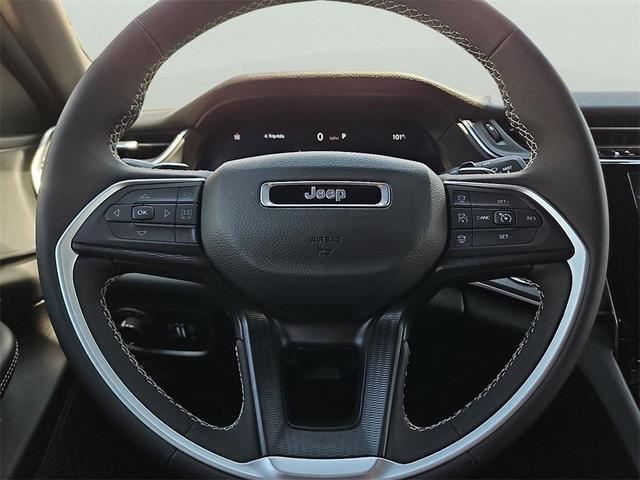 Photo of 2025 Metallic Jeep Grand Cherokee L