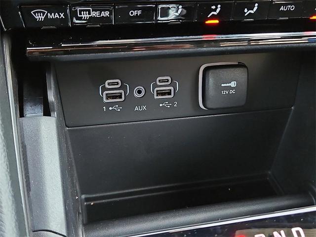 Photo of 2025 Metallic Jeep Grand Cherokee L