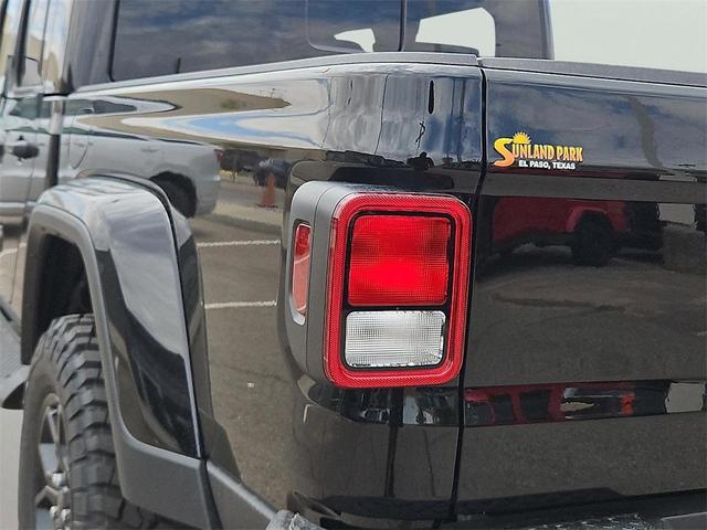 Photo of 2025 Black Clearcoat Jeep Gladiator