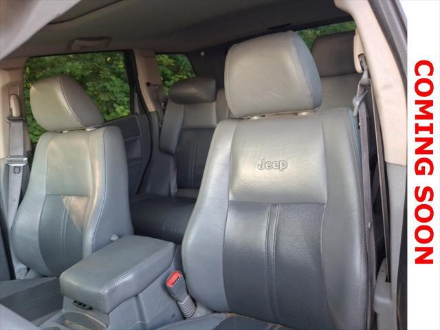 Photo of 2007 Bright Silver Metallic Clearcoat Jeep Grand Cherokee