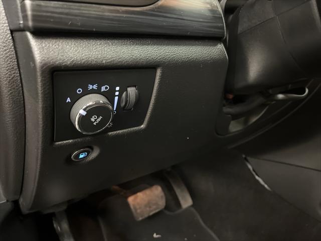 Photo of 2021 Diamond Black Crystal Pearlcoat Jeep Grand Cherokee