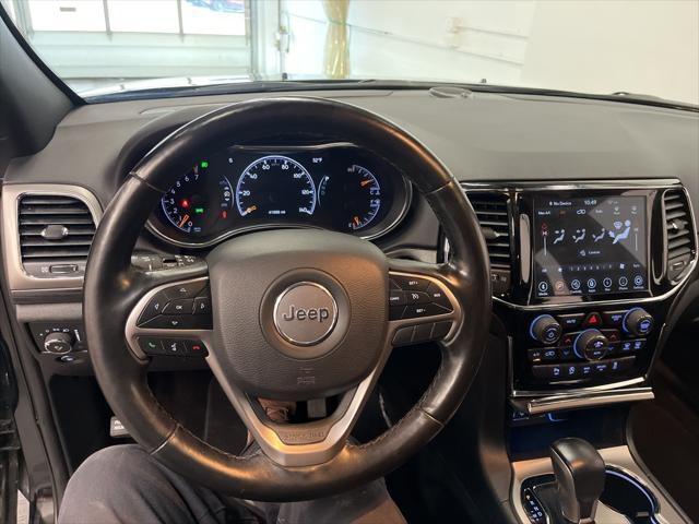 Photo of 2021 Diamond Black Crystal Pearlcoat Jeep Grand Cherokee