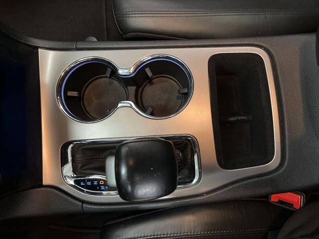 Photo of 2021 Diamond Black Crystal Pearlcoat Jeep Grand Cherokee