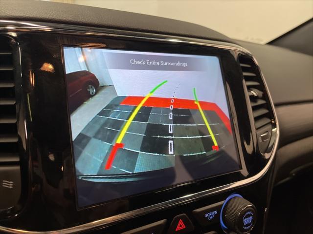 Photo of 2021 Diamond Black Crystal Pearlcoat Jeep Grand Cherokee
