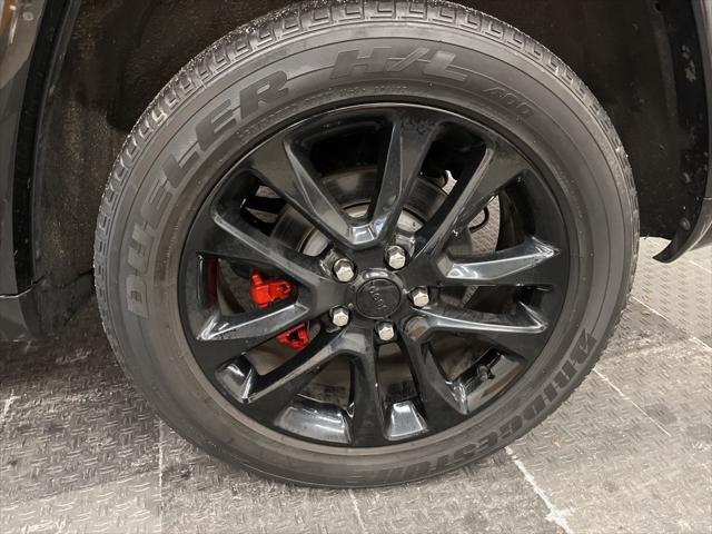 Photo of 2021 Diamond Black Crystal Pearlcoat Jeep Grand Cherokee