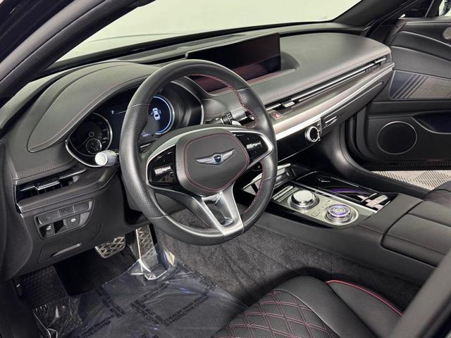 Photo of 2024 Vik Black Genesis G80