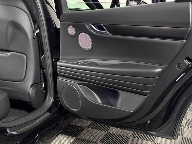 Photo of 2024 Vik Black Genesis G80