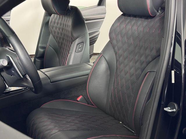 Photo of 2024 Vik Black Genesis G80
