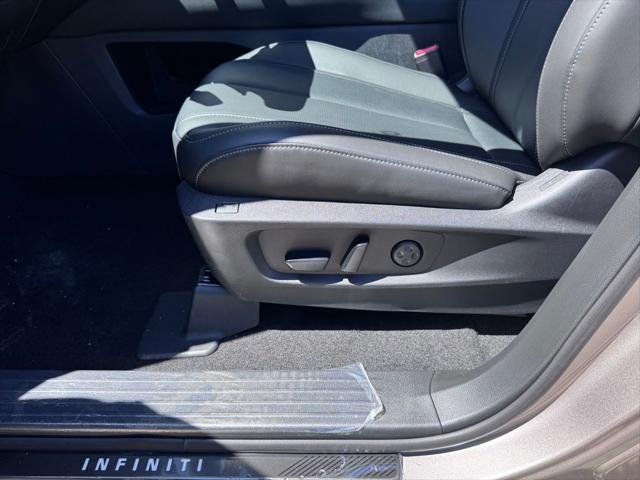Photo of 2025 Warm Titanium INFINITI QX60