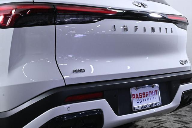 Photo of 2025 Glacier White INFINITI QX60