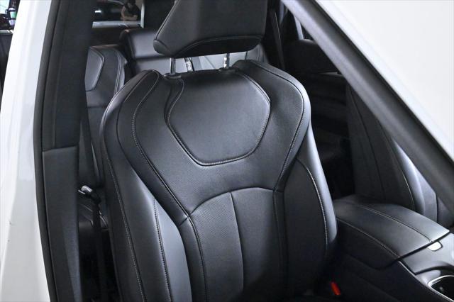 Photo of 2025 Glacier White INFINITI QX60