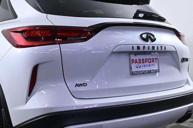 Photo of 2024 Radiant White INFINITI QX50