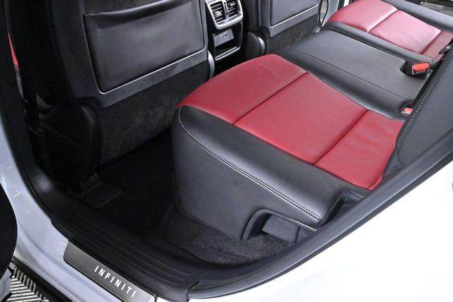 Photo of 2024 Radiant White INFINITI QX50