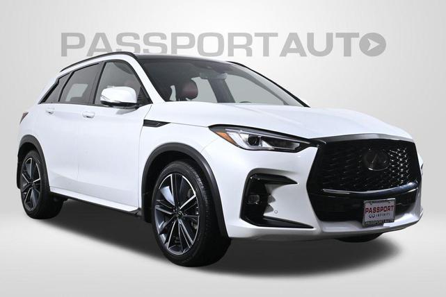 Photo of 2024 Radiant White INFINITI QX50