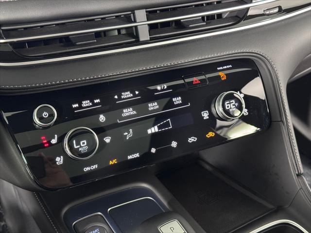 Photo of 2025 Majestic White INFINITI QX60