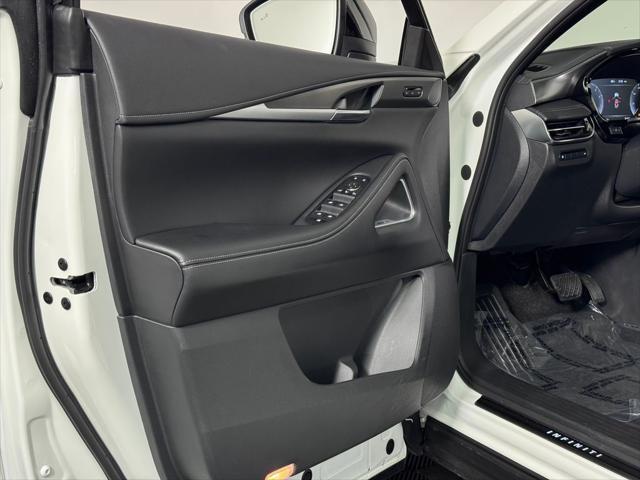 Photo of 2025 Majestic White INFINITI QX60