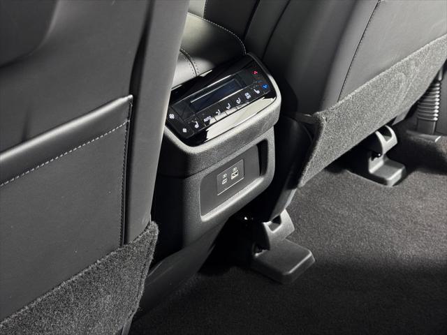 Photo of 2025 Majestic White INFINITI QX60