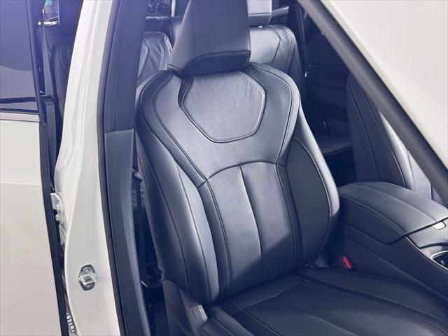 Photo of 2025 Majestic White INFINITI QX60