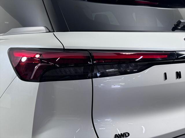 Photo of 2025 Majestic White INFINITI QX60
