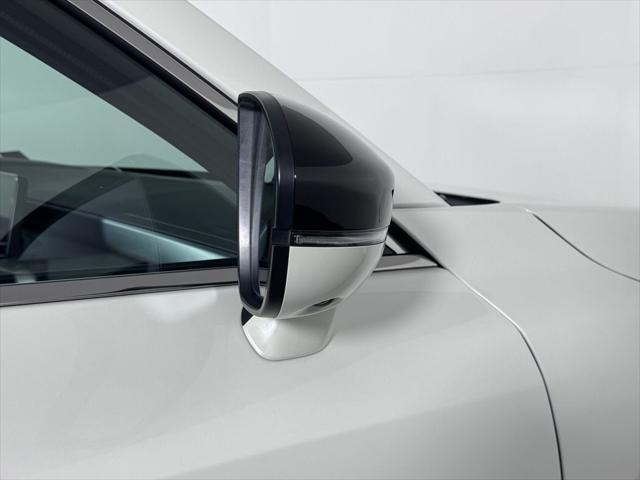 Photo of 2025 Majestic White INFINITI QX60