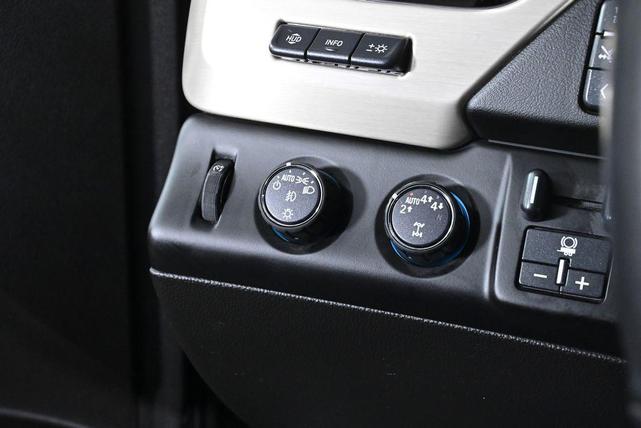 Photo of 2020 Carbon Black Metallic GMC Yukon XL