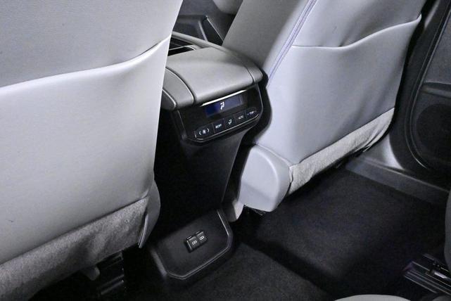 Photo of 2022 Magnetic Gray Metallic Toyota Highlander