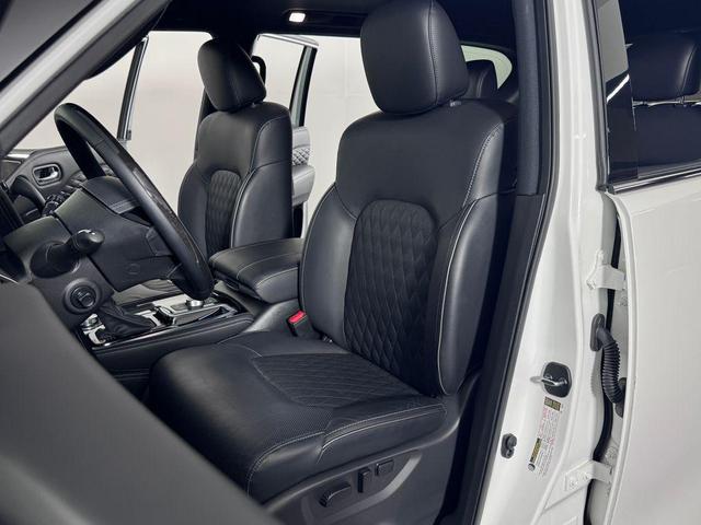 Photo of 2024 Moonstone White INFINITI QX80