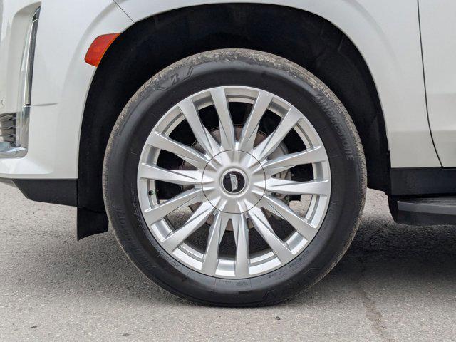 Photo of 2022 Crystal White Tricoat Cadillac Escalade